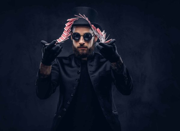 Les outils et équipements essentiels pour un Magicien, maquillage et sculpteur de ballons