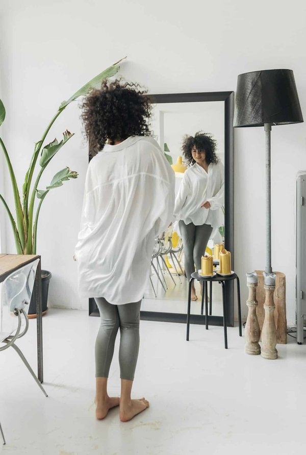 Comment utiliser les miroirs pour agrandir un espace?