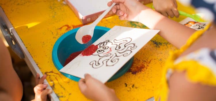 De l’art thérapeutique au développement de compétences : découvrez les bienfaits du coloriage pour adultes