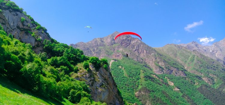 Pourquoi y a-t-il autant de parapente à Annecy ?